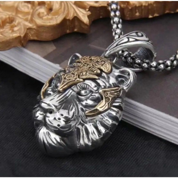 High Quality Fashion Creative Tiger Head Domineering Pendant Mature Man Personal - Picture 4 of 9